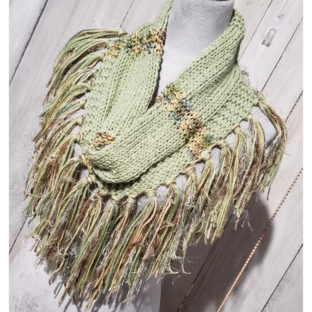 NEW Hand Knitted‎ Green Ombre Boho Cowl Scarf Artsy Cottage Coastal Indie Chic